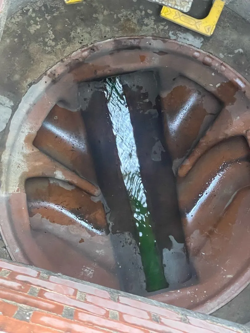 Water splashing from drain grate
